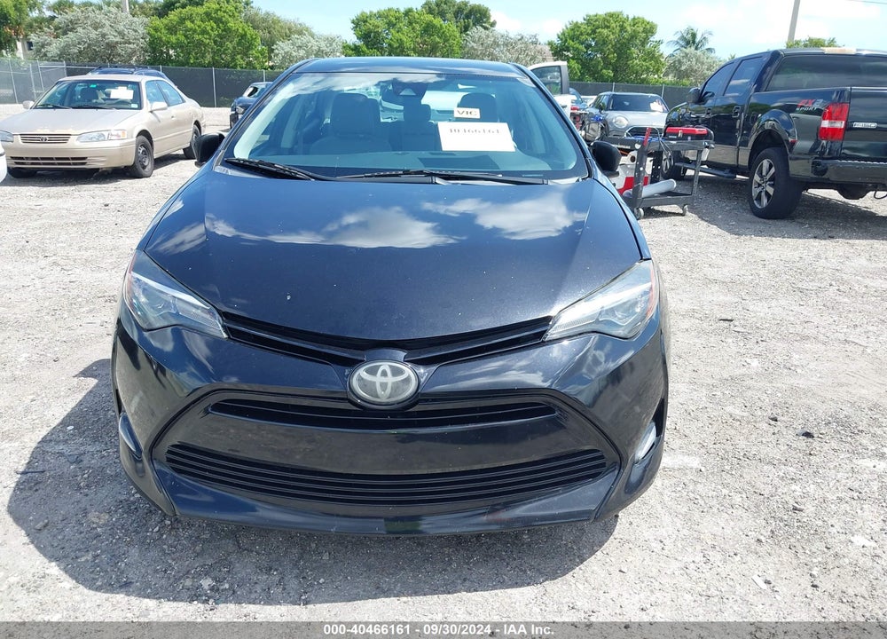 2018 TOYOTA COROLLA LE VIN: 5YFBURHE2JP745308