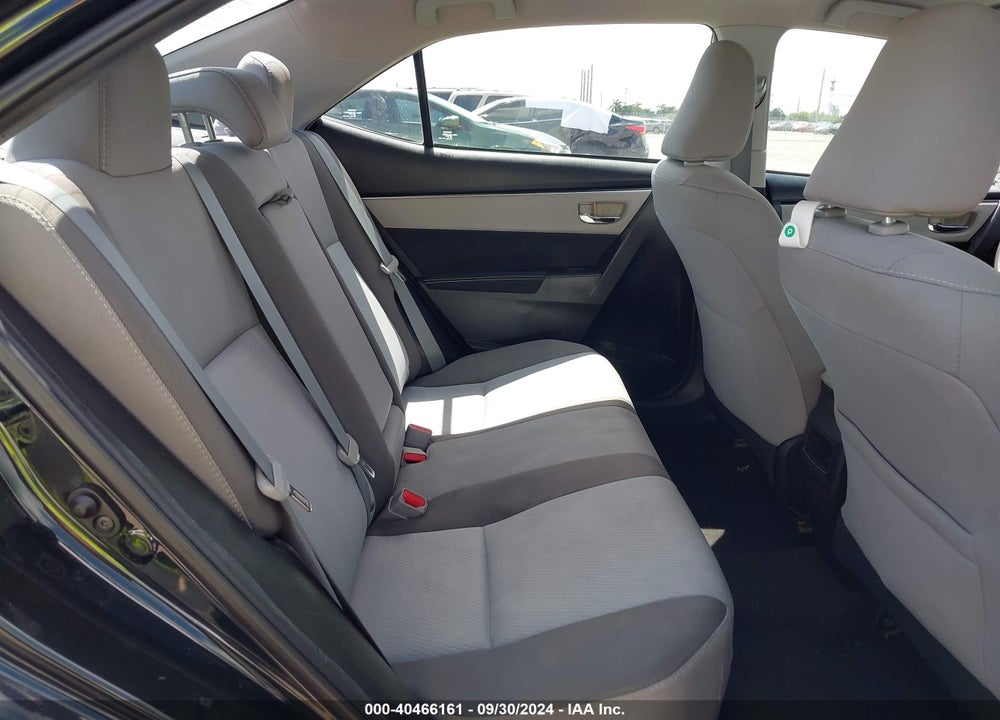 2018 TOYOTA COROLLA LE VIN: 5YFBURHE2JP745308