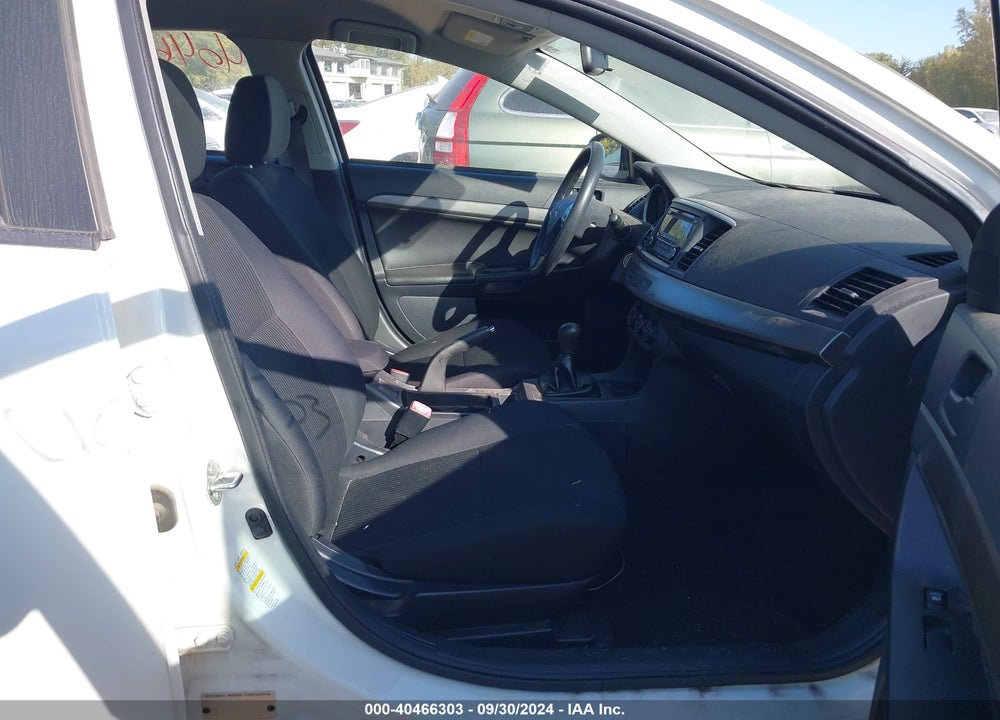 2015 MITSUBISHI LANCER ES VIN: JA32U2FUXFU024518