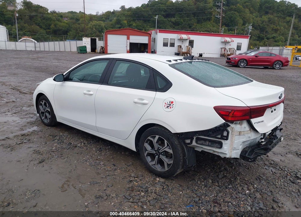 2019 KIA FORTE LXS VIN: 3KPF24AD6KE132381