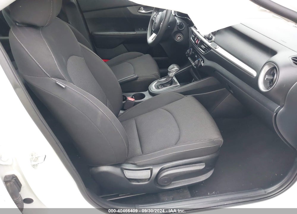 2019 KIA FORTE LXS VIN: 3KPF24AD6KE132381