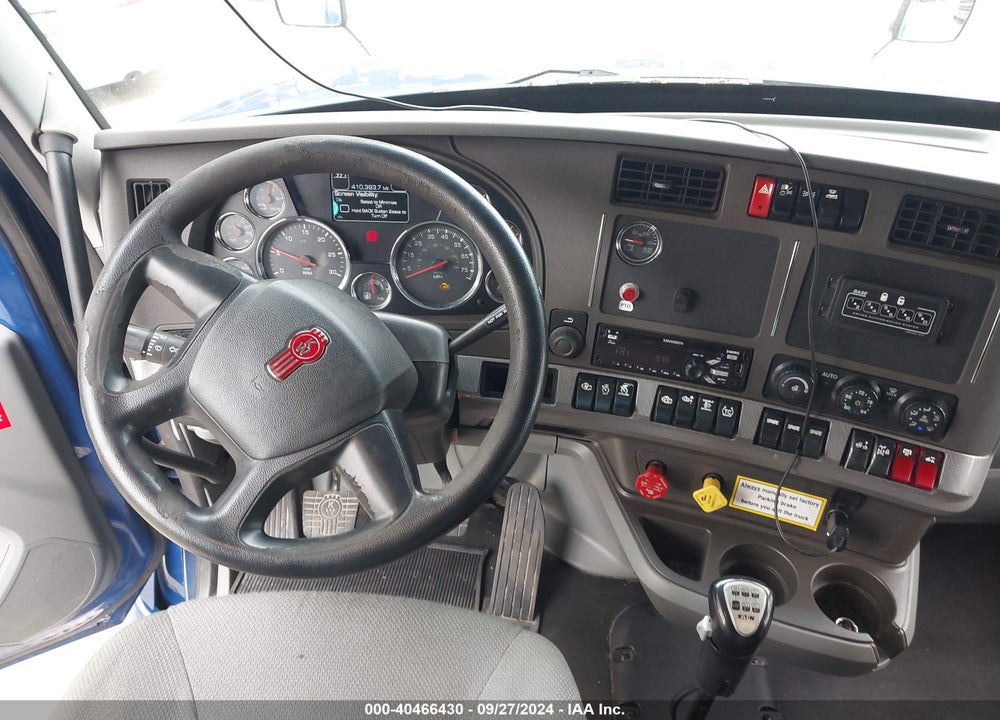 2017 KENWORTH T680 VIN: 1XKYD49X4HJ170158