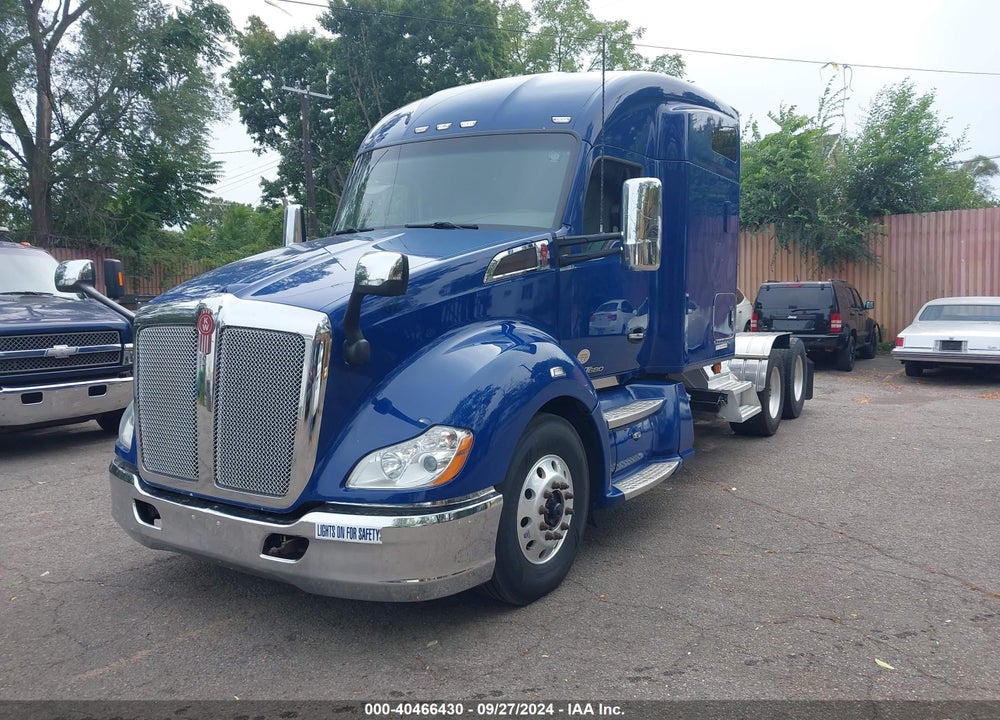2017 KENWORTH T680 VIN: 1XKYD49X4HJ170158