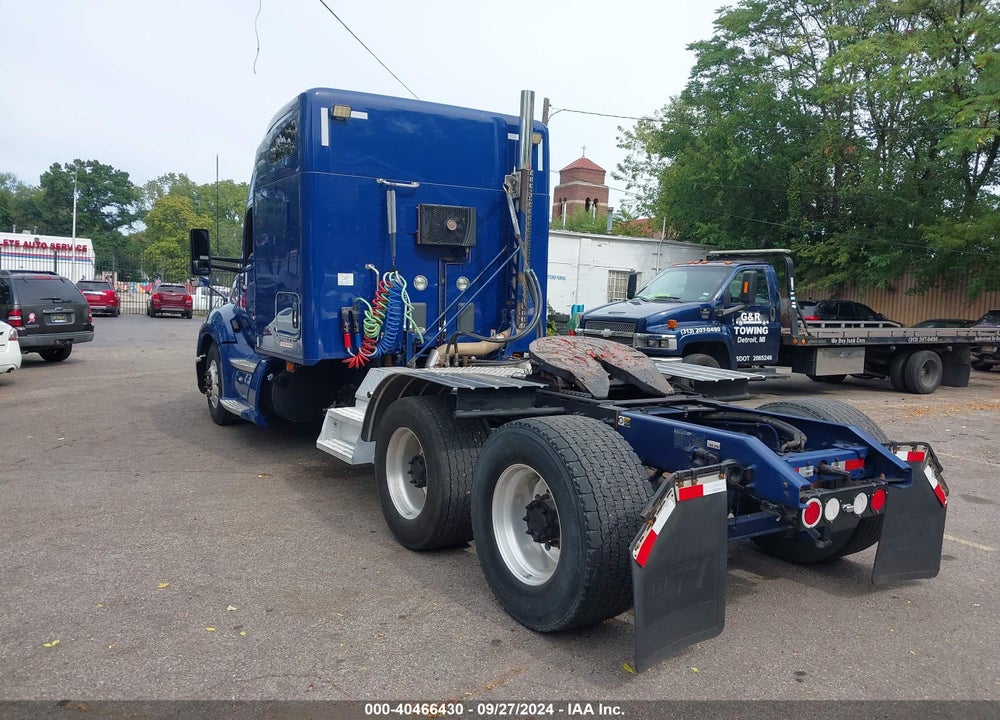 2017 KENWORTH T680 VIN: 1XKYD49X4HJ170158