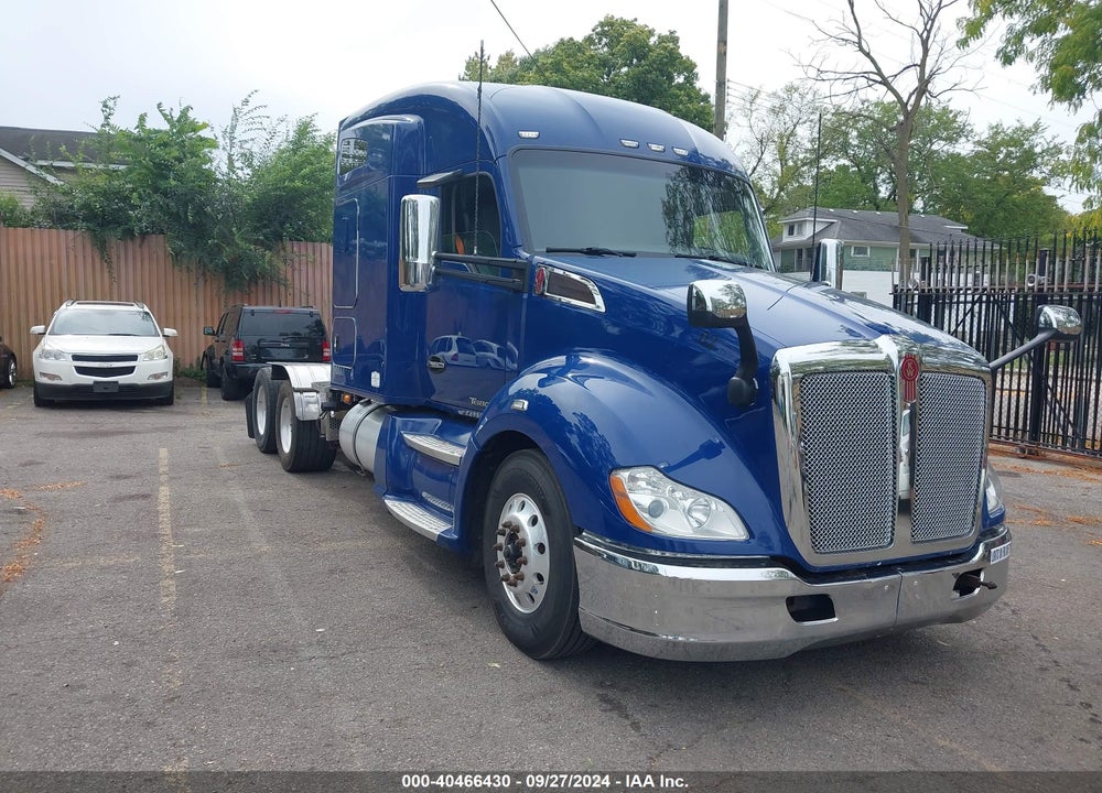 2017 KENWORTH T680 VIN: 1XKYD49X4HJ170158