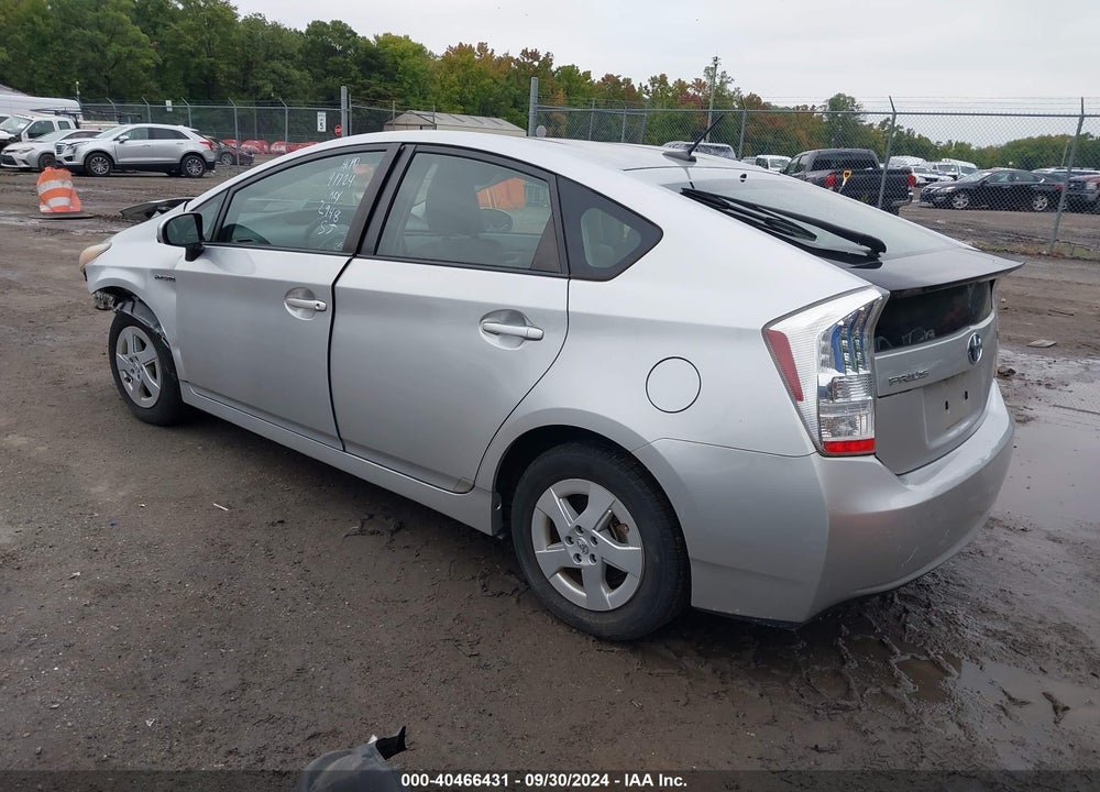 2011 TOYOTA PRIUS TWO VIN: JTDKN3DU2B0252943