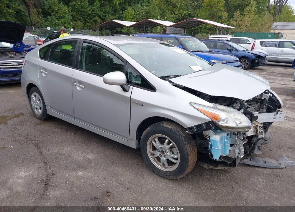 2011 TOYOTA PRIUS TWO VIN: JTDKN3DU2B0252943