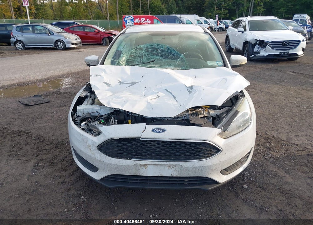 2015 FORD FOCUS SE VIN: 1FADP3F20FL260242