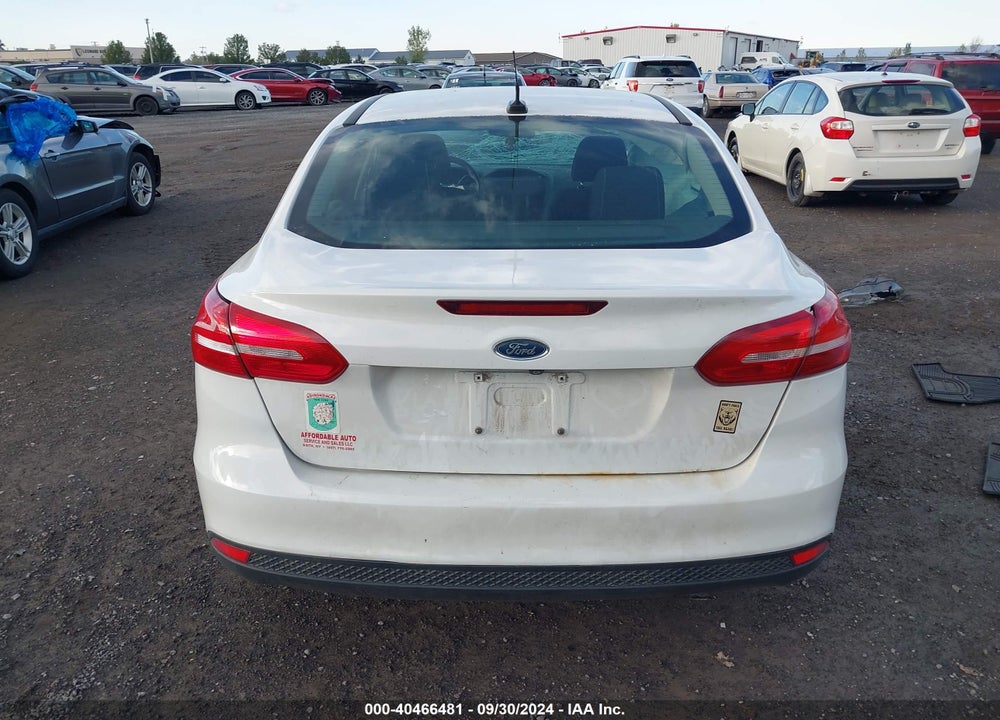 2015 FORD FOCUS SE VIN: 1FADP3F20FL260242