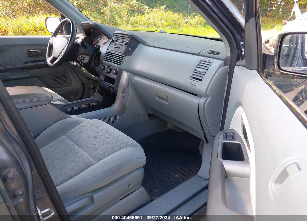 2005 HONDA PILOT LX VIN: 2HKYF18125H559693