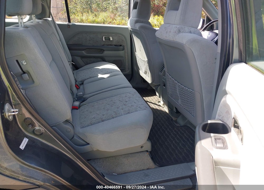 2005 HONDA PILOT LX VIN: 2HKYF18125H559693