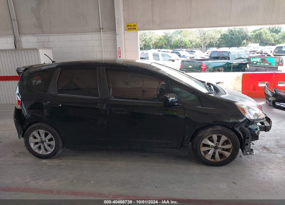 2011 HONDA FIT SPORT VIN: JHMGE8G57BC007821