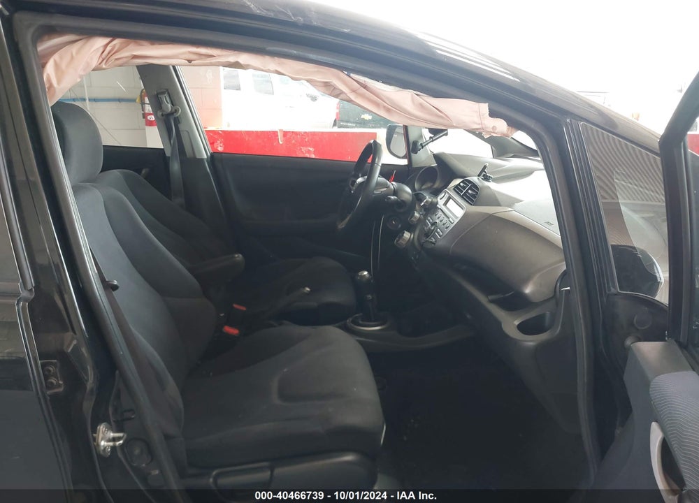 2011 HONDA FIT SPORT VIN: JHMGE8G57BC007821