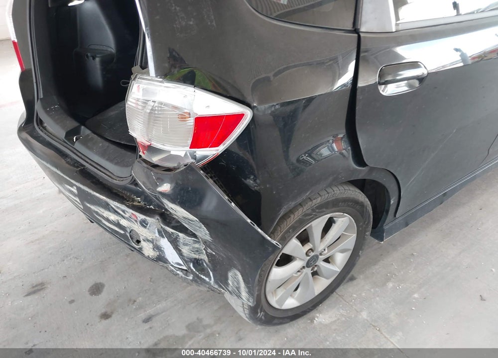 2011 HONDA FIT SPORT VIN: JHMGE8G57BC007821