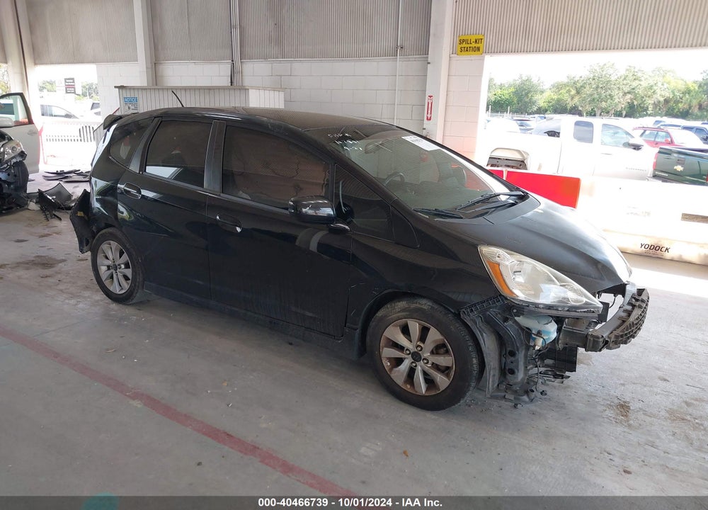 2011 HONDA FIT SPORT VIN: JHMGE8G57BC007821