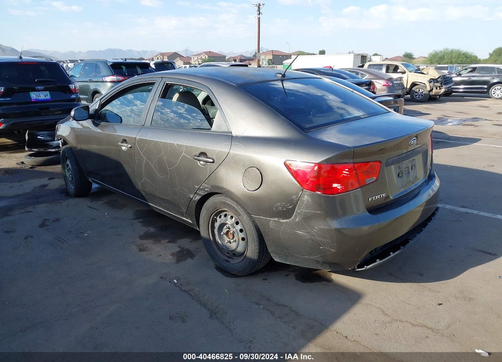 2011 KIA FORTE EX VIN: KNAFU4A24B5347419