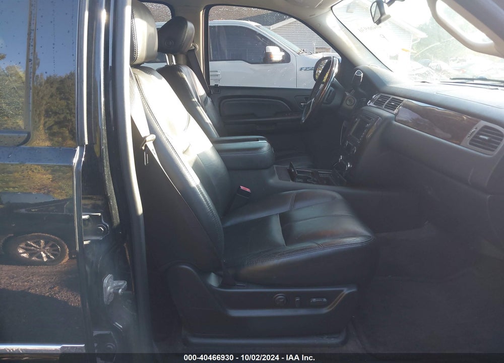 2008 GMC YUKON XL 1500 DENALI VIN: 1GKFK66808J210998