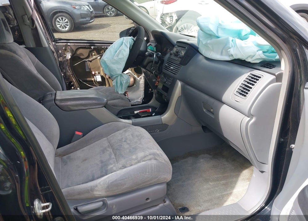 2004 HONDA PILOT EX VIN: 5FNYF18494B008538