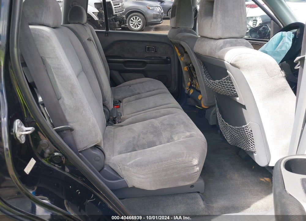2004 HONDA PILOT EX VIN: 5FNYF18494B008538