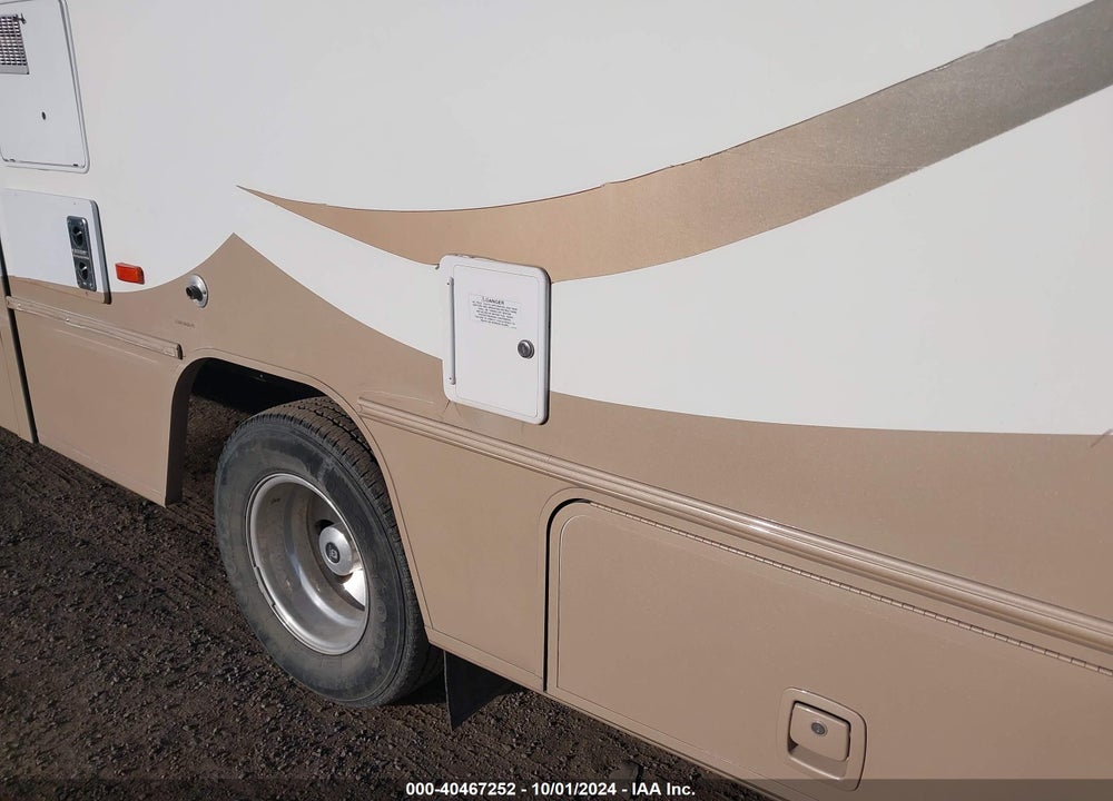 2006 FORD E-450 CUTAWAY VIN: 1FDXE45S46DA95547
