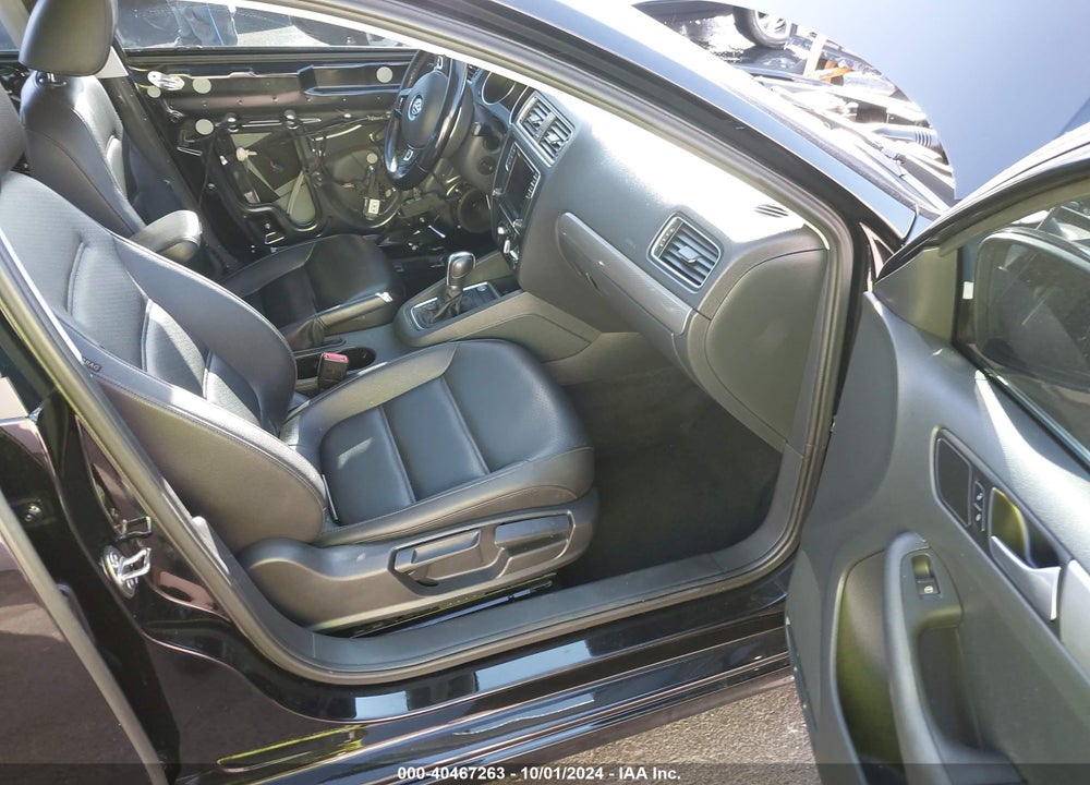 2017 VOLKSWAGEN JETTA 1.4T SE VIN: 3VWDB7AJ1HM397493