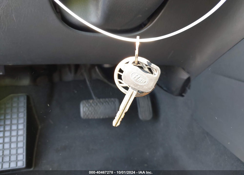 2003 TOYOTA MATRIX STANDARD VIN: 2T1KR32E13C010572