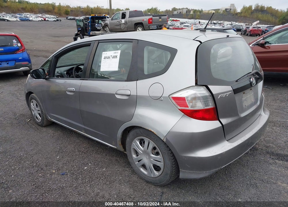 2010 HONDA FIT VIN: JHMGE8H29AS017632