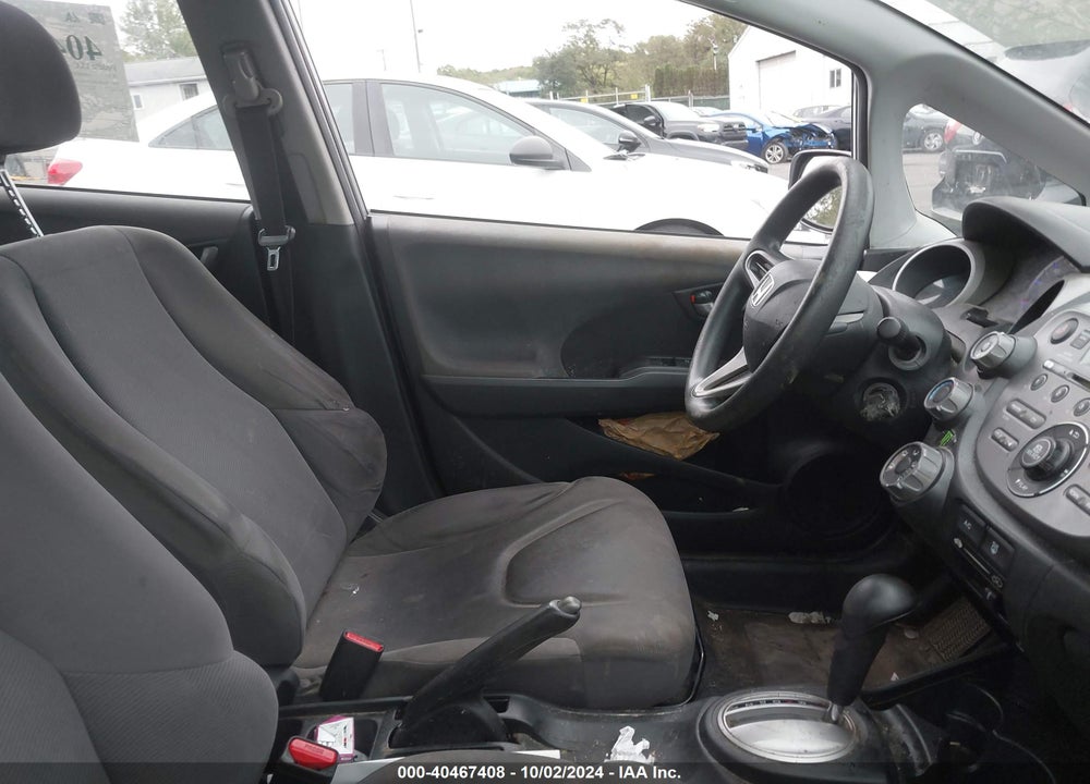 2010 HONDA FIT VIN: JHMGE8H29AS017632