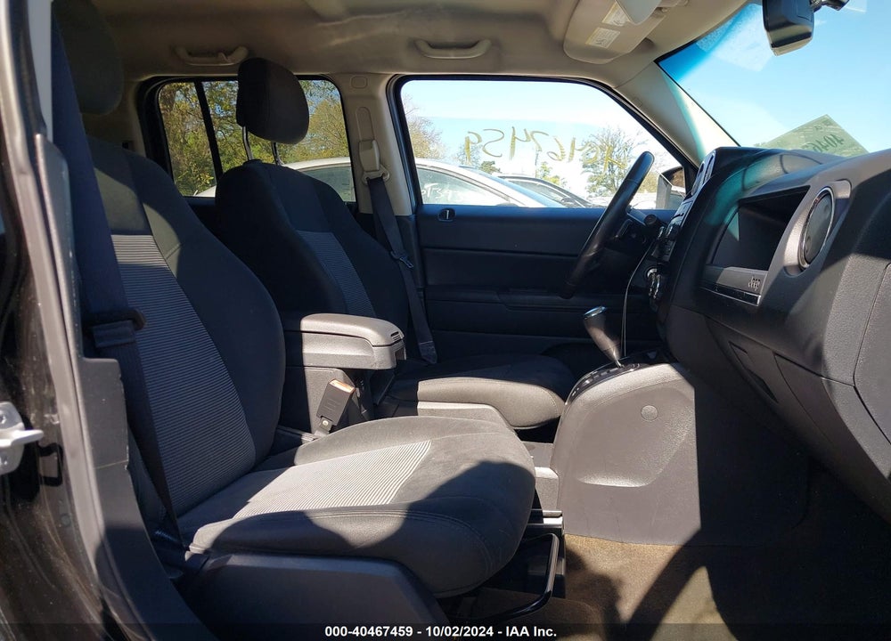 2016 JEEP PATRIOT LATITUDE VIN: 1C4NJRFB4GD581960