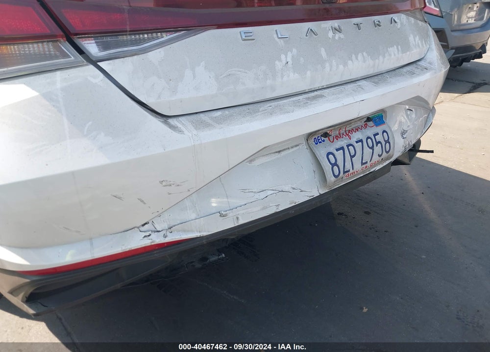 2022 HYUNDAI ELANTRA SEL VIN: 5NPLM4AG5NH066039
