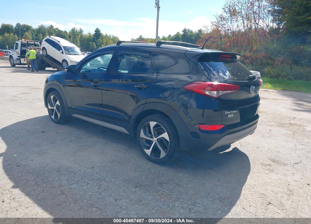 2017 HYUNDAI TUCSON SPORT VIN: KM8J3CA27HU447714