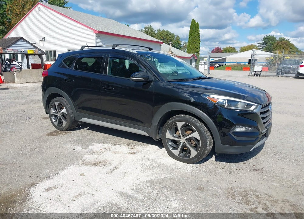 2017 HYUNDAI TUCSON SPORT VIN: KM8J3CA27HU447714