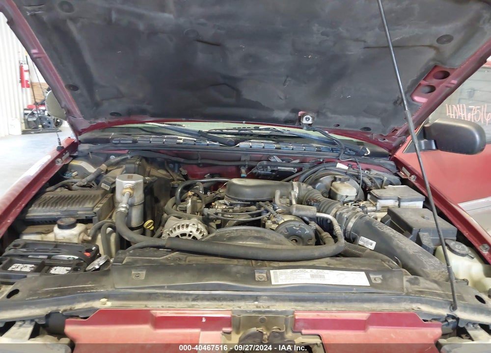2000 CHEVROLET BLAZER LT VIN: 1GNDT13W6Y2285227