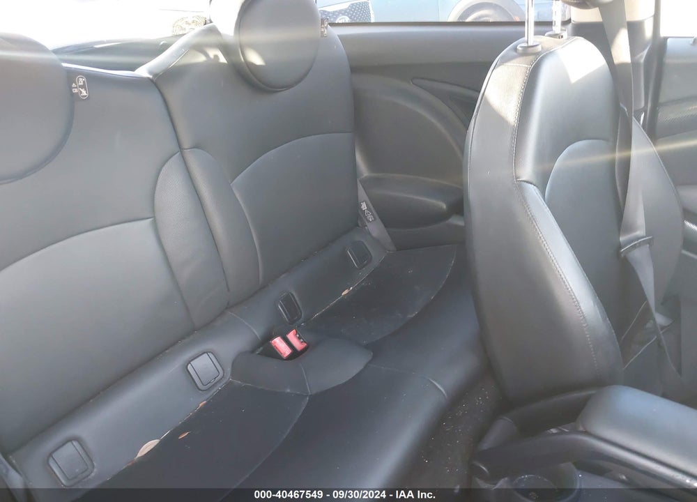 2011 MINI COOPER S VIN: WMWSV3C52BTY15611