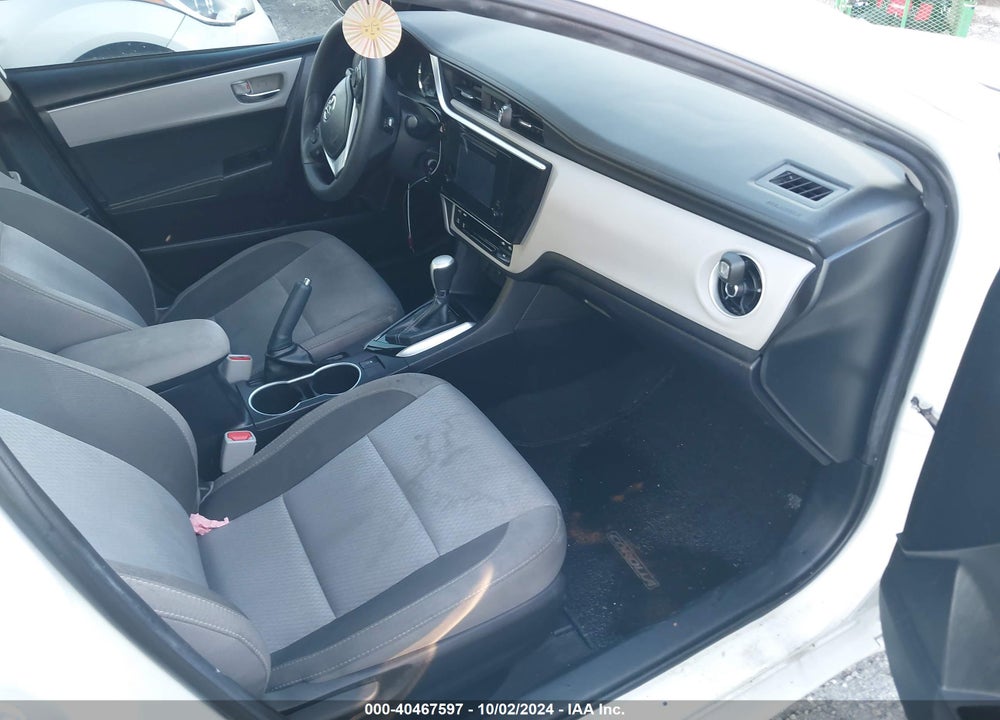 2019 TOYOTA COROLLA LE VIN: 2T1BURHE0KC175519