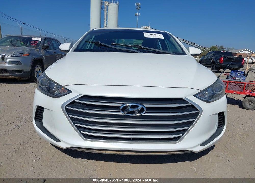 2018 HYUNDAI ELANTRA VIN: 5NPD84LF7JH302309