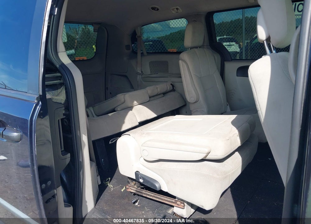 2011 DODGE GRAND CARAVAN EXPRESS VIN: 2D4RN4DG4BR602290