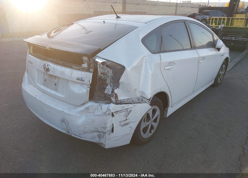 2015 TOYOTA PRIUS TWO VIN: JTDKN3DU2F0484058