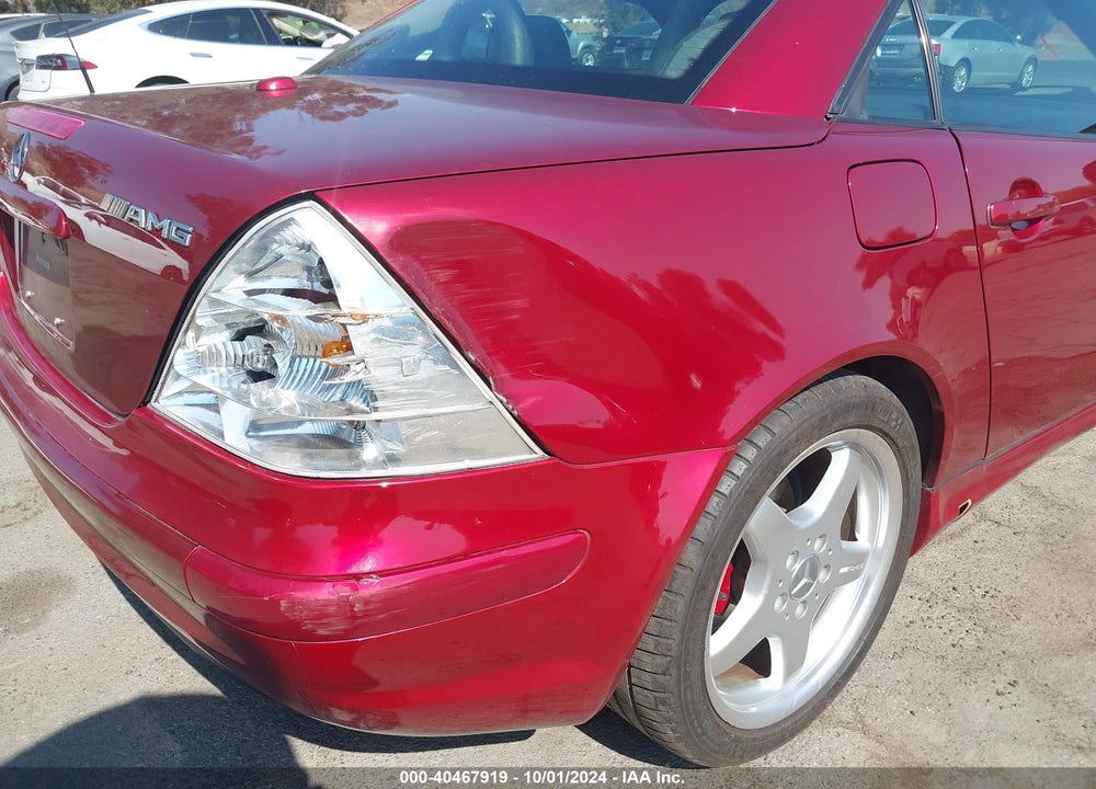 2004 MERCEDES-BENZ SLK 320 VIN: WDBKK65F94F305372
