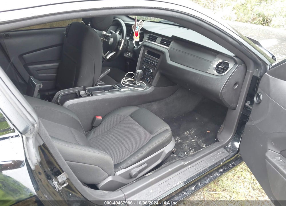 2014 FORD MUSTANG V6 VIN: 1ZVBP8AM5E5283653