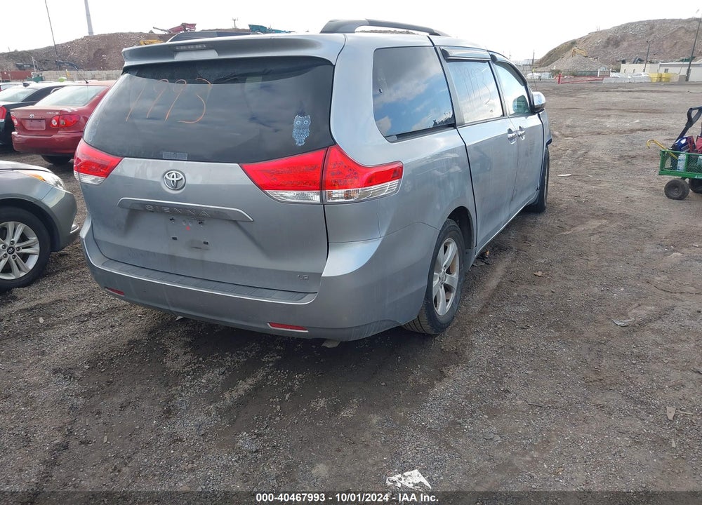 2014 TOYOTA SIENNA LE V6 8 PASSENGER VIN: 5TDKK3DC6ES477903