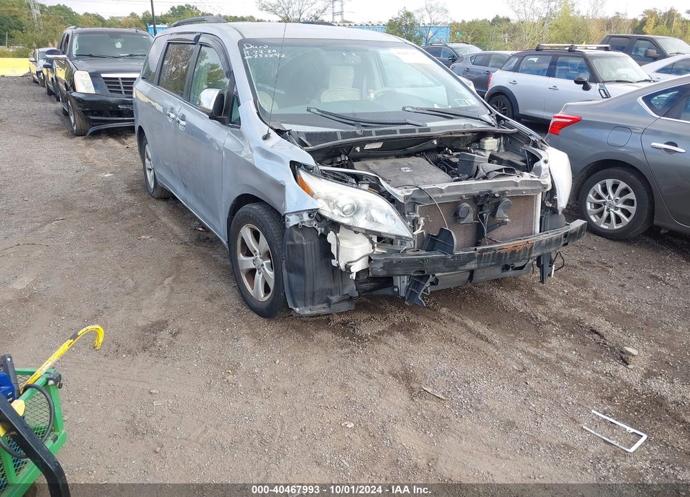2014 TOYOTA SIENNA LE V6 8 PASSENGER VIN: 5TDKK3DC6ES477903