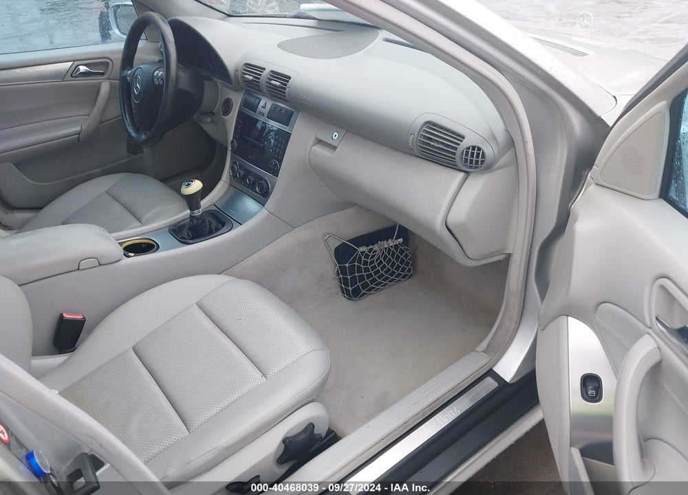 2005 MERCEDES-BENZ C 230 KOMPRESSOR SPORT VIN: WDBRF40J75A685507