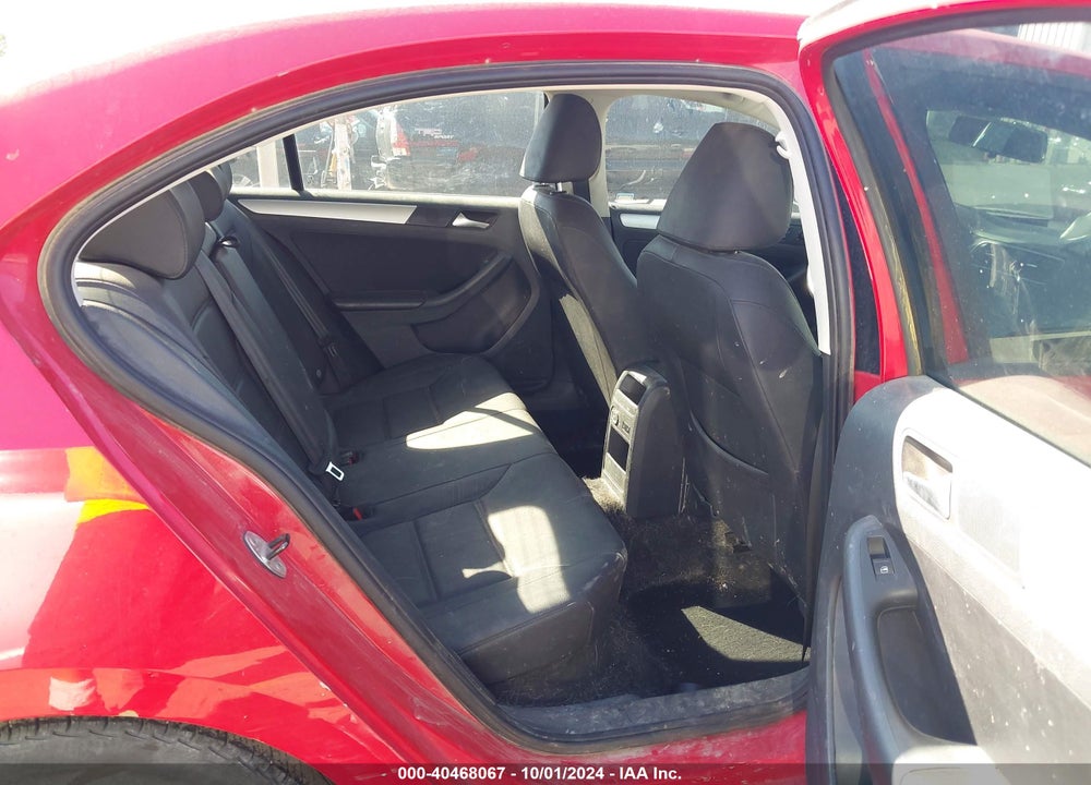 2012 VOLKSWAGEN JETTA 2.0L TDI VIN: 3VW3L7AJ1CM082095