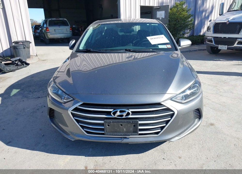 2018 HYUNDAI ELANTRA SE VIN: 5NPD74LF5JH352922