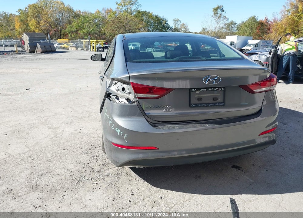 2018 HYUNDAI ELANTRA SE VIN: 5NPD74LF5JH352922
