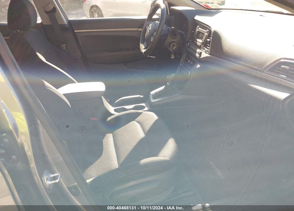 2018 HYUNDAI ELANTRA SE VIN: 5NPD74LF5JH352922