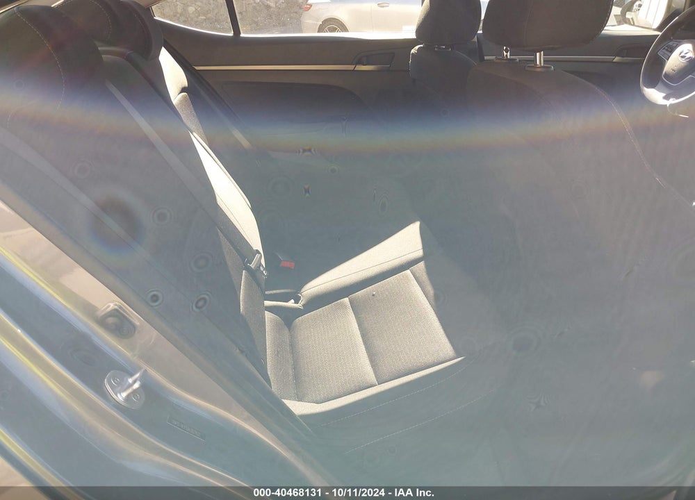 2018 HYUNDAI ELANTRA SE VIN: 5NPD74LF5JH352922
