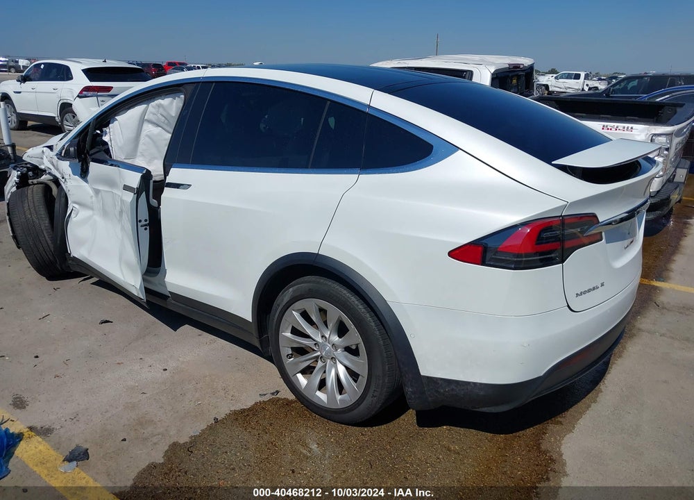 2018 TESLA MODEL X 100D/75D/P100D VIN: 5YJXCBE21JF139990