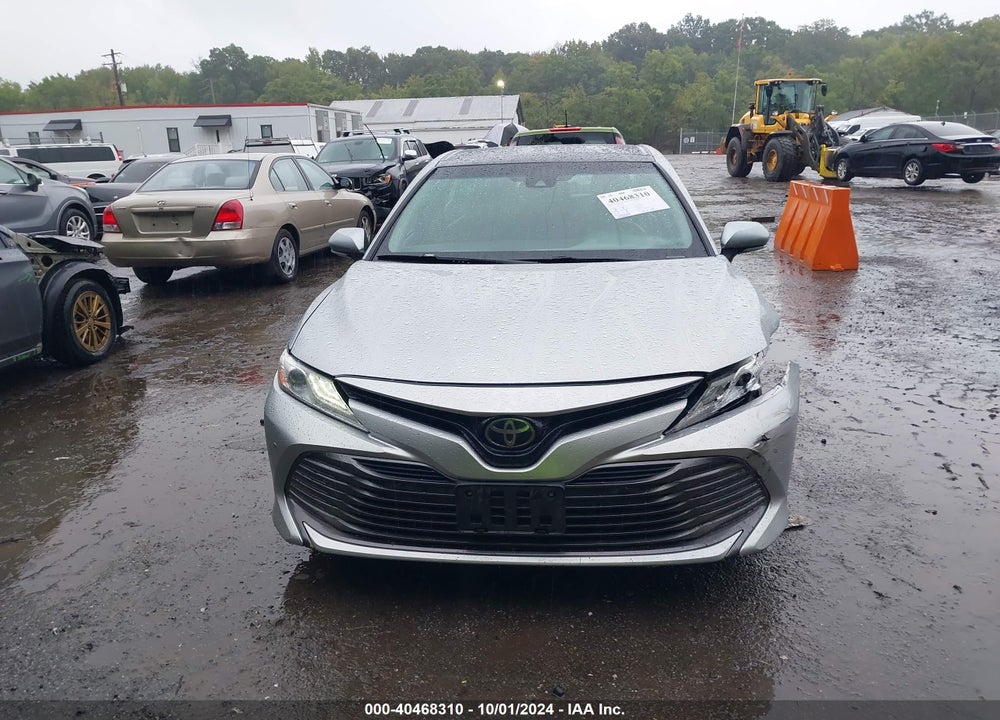 2018 TOYOTA CAMRY XLE VIN: 4T1B11HK5JU063053